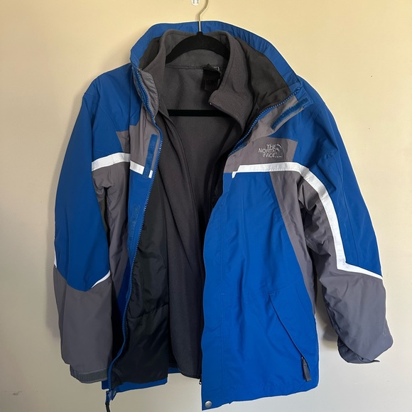 Boys XL North Face Winter Coat(s) - Picture 4 of 11